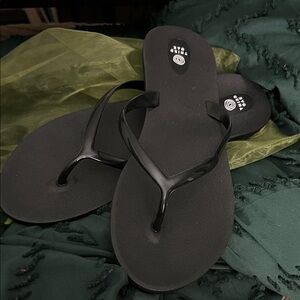 Third Oak Black Flip Flops New